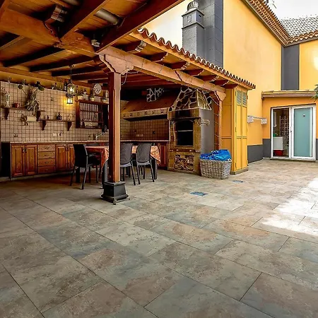 Townhouse Del Duque 5duk49 ヴィラ *